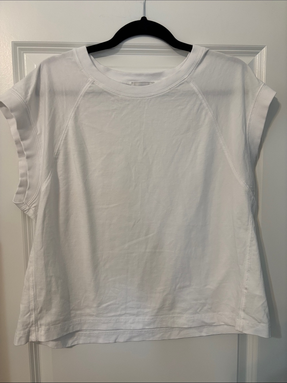 Evereve Cora Muscle Tee